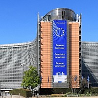 Scandal la vârful UE. Comisia Europeană ar pune ChatGPT să le răspundă europarlamentarilor