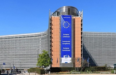 Scandal la vârful UE. Comisia Europeană ar pune ChatGPT să le răspundă europarlamentarilor