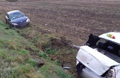 Două mașini, implicate joi dimineața într-un accident rutier în localitatea Mintiu Gherlii