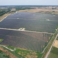 HELLENiQ ENERGY marchează debutul operațional în România: Primele parcuri fotovoltaice au fost conectate la rețea
