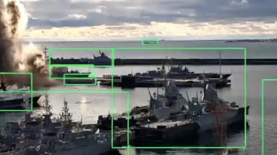 Ucraina a distrus un submarin al Rusiei de 400.000.000$ în Marea Neagră. A folosit o dronă subacvatică