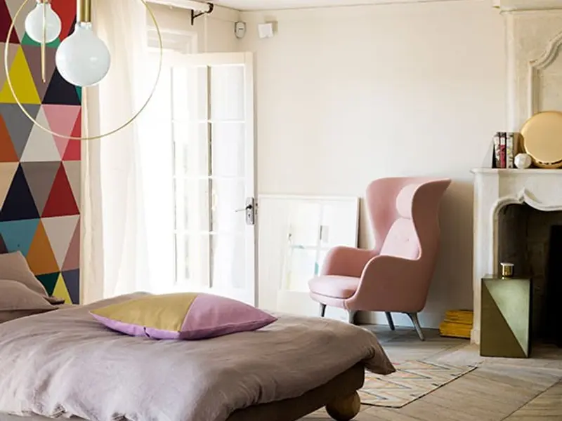 Amenajarea dormitorului in culori puternice