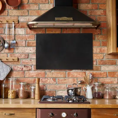 Bucătăria rustică cu un twist modern: Combinarea elementelor tradiționale cu accente moderne pentru un look autentic și elegant