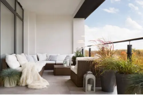 Transformă-ți balconul într-o oază urbană: idei simple pentru un colț verde de vis