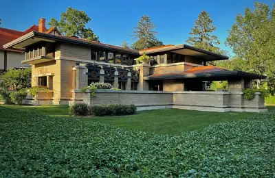 Frank Lloyd Wright and His Role in the Development of Modern Architecture