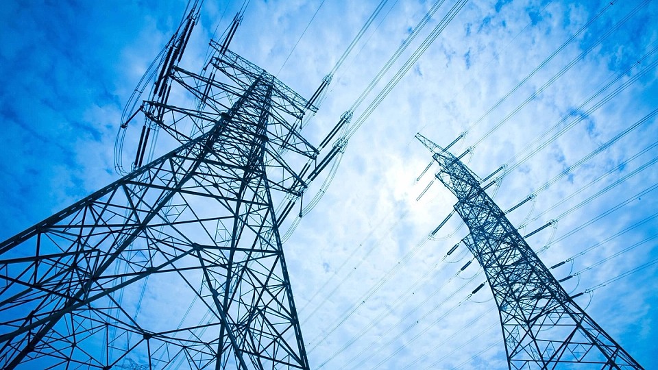Ultimatum pentru Distribuție Energie Oltenia: Prefectul și președintele CJ Olt cer investiții urgente în rețelele electrice din județ