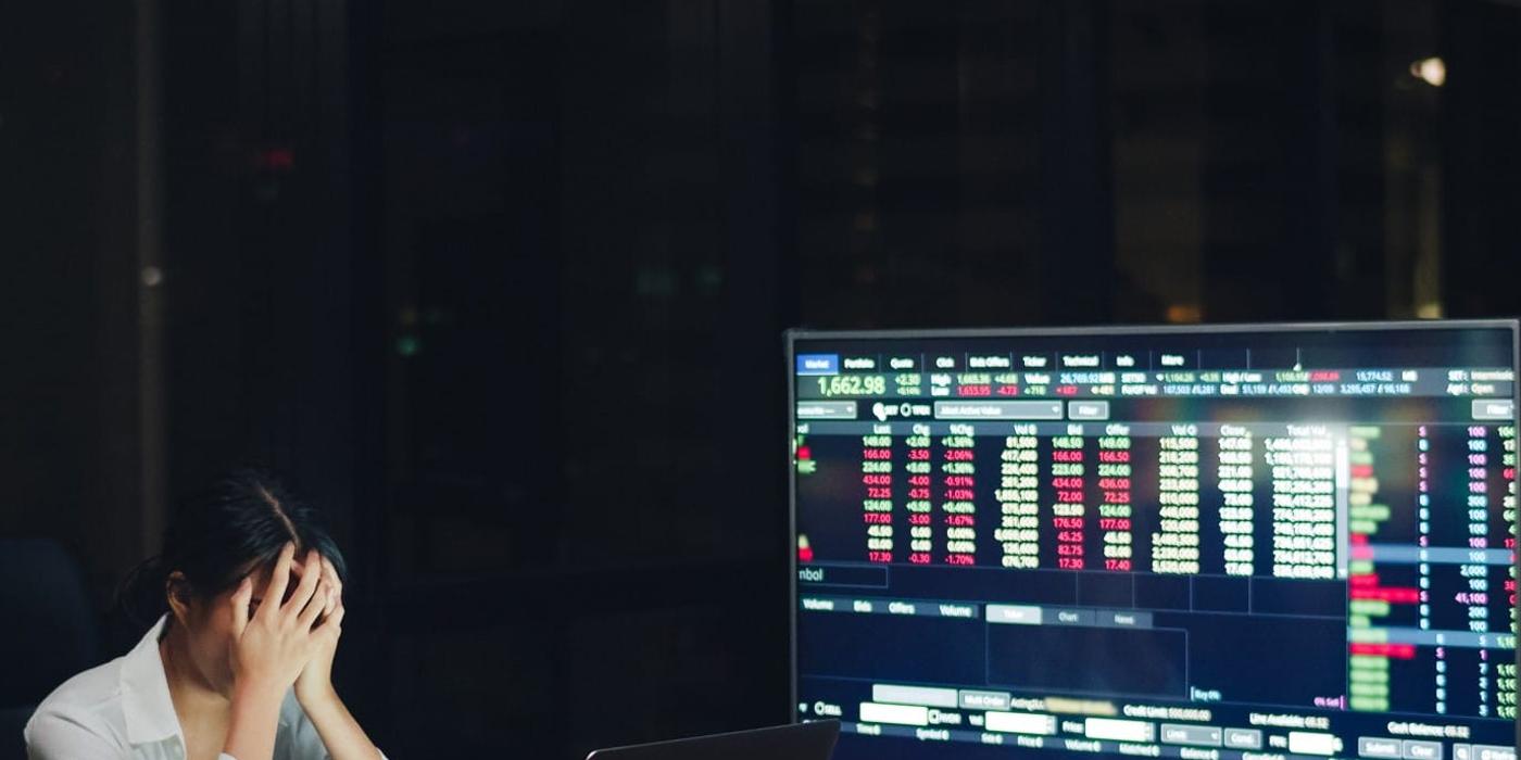 Nu se mai oprește din cădere! Bursa de la București scade puternic