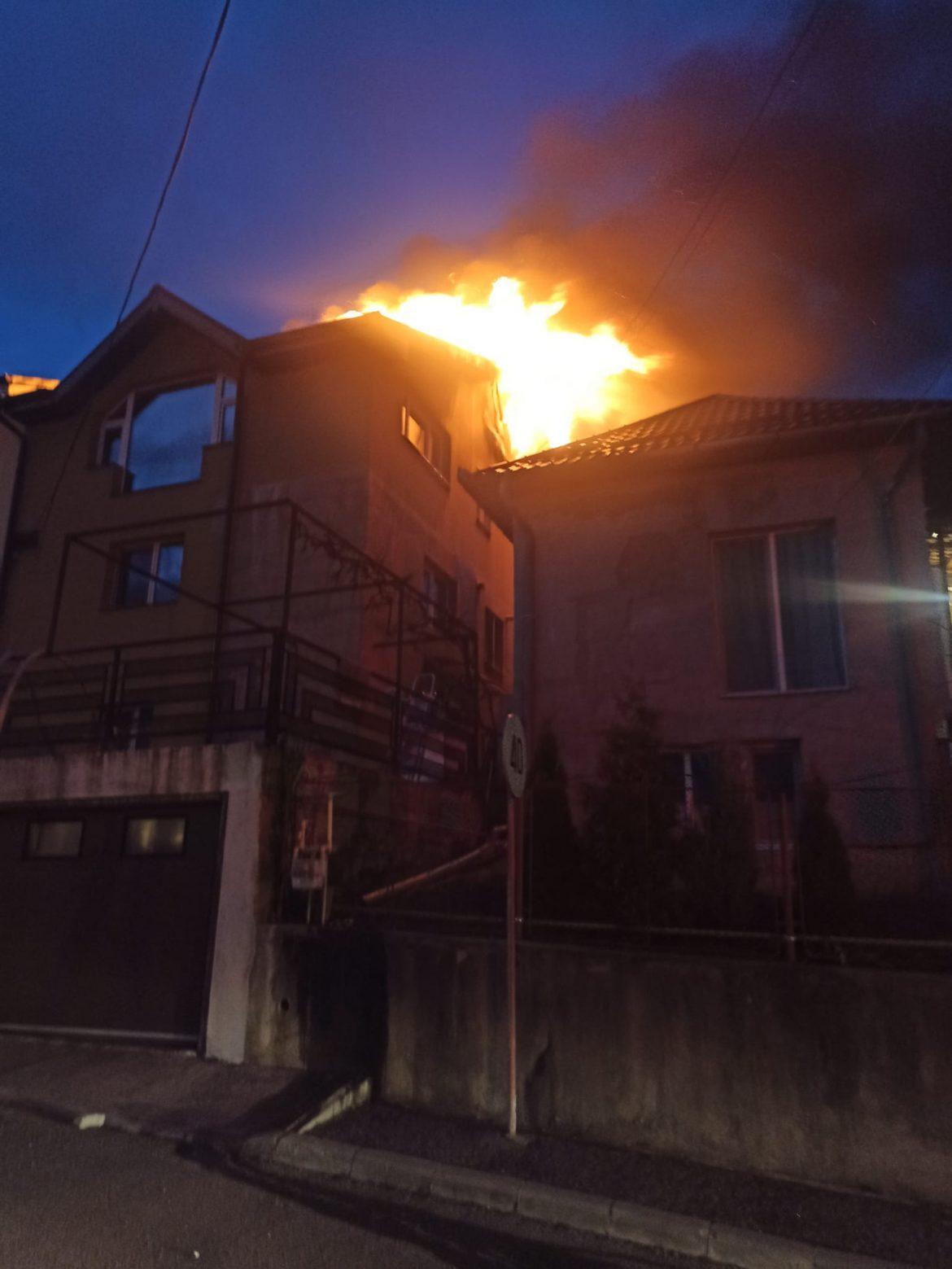 Incendiu violent la o casă de strada Graurilor din Cluj-Napoca