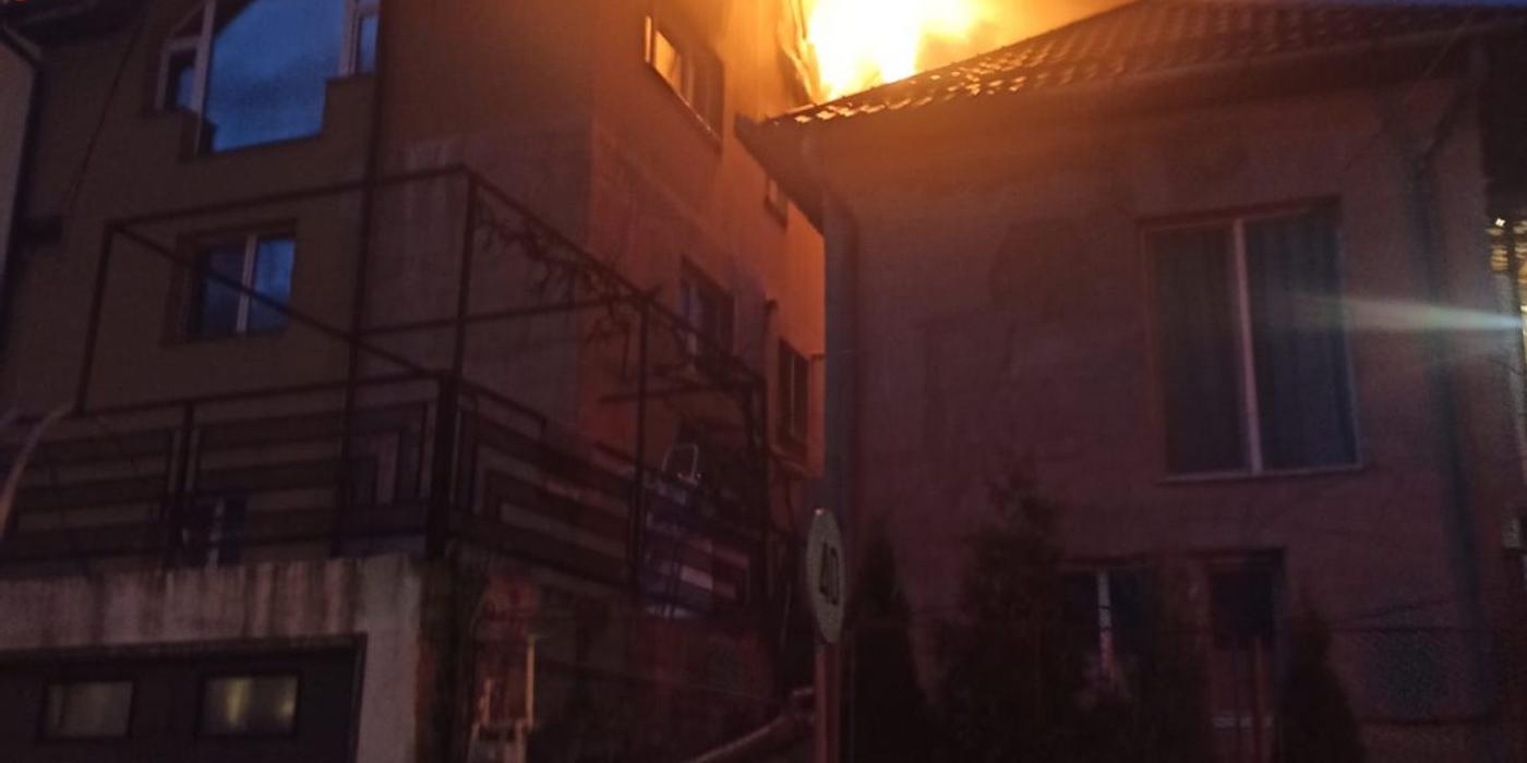 Incendiu violent la o casă de strada Graurilor din Cluj-Napoca