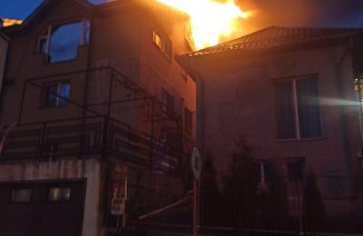 Incendiu violent la o casă de strada Graurilor din Cluj-Napoca