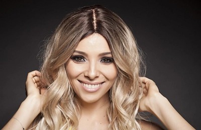 Corina Caragea, schimbare de look! Îți place cum îi stă blondă?