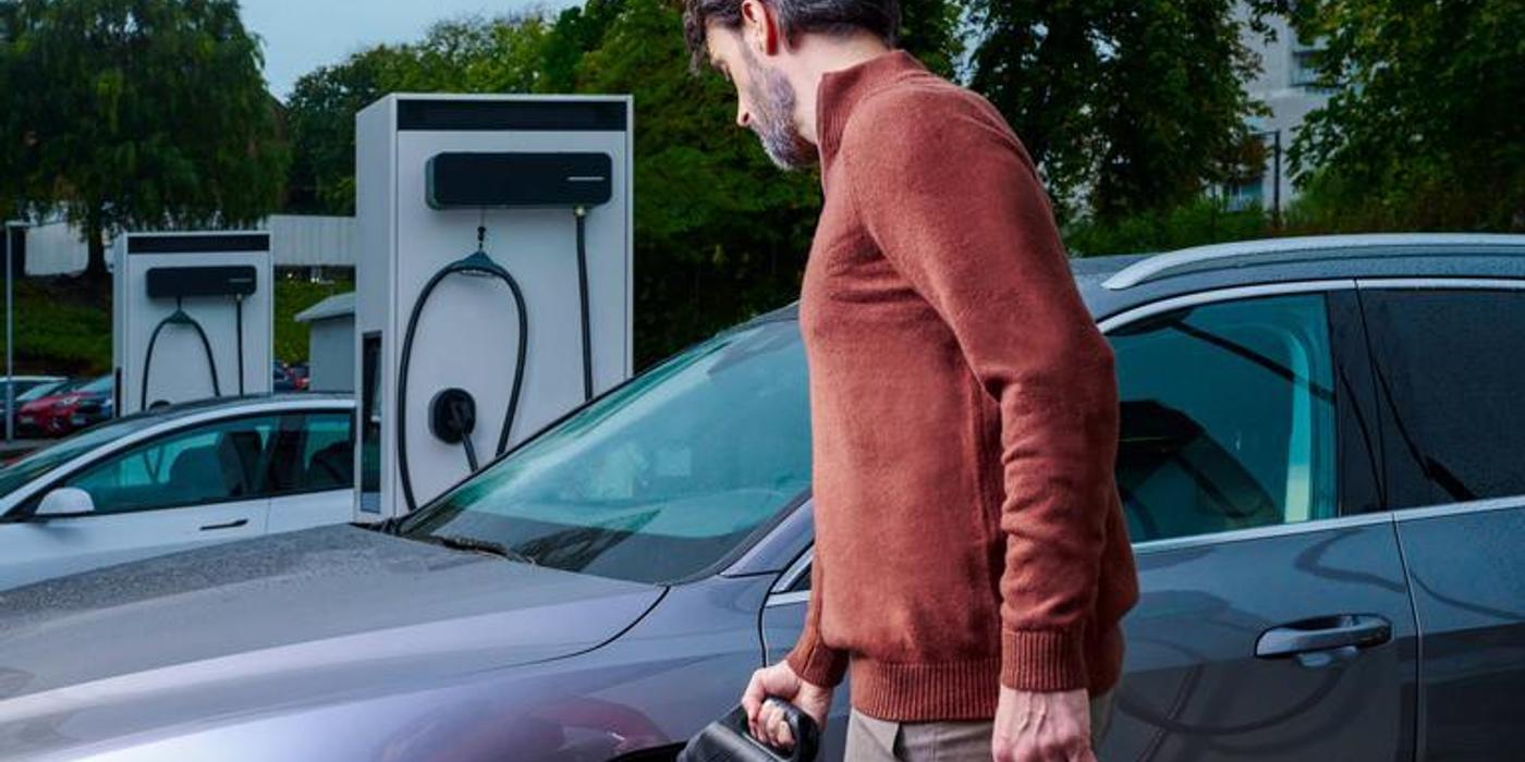 Burduja, despre faptul că în România se găsesc doar 0,4% din totalul staţiilor de reîncărcare din UE: Există o agenţie care se ocupă unde punem staţii de încărcare pentru maşini electrice