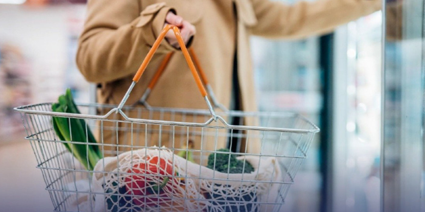 FAO: Preţurile alimentare mondiale au scăzut în 2023 cu 13,7%. Decalajul între scăderea cursurilor pe pieţele agricole şi inflaţia la raioanele supermarketurilor nu îi permite încă consumatorului să simtă această scădere. Zahărul, mai scump cu 26,7%