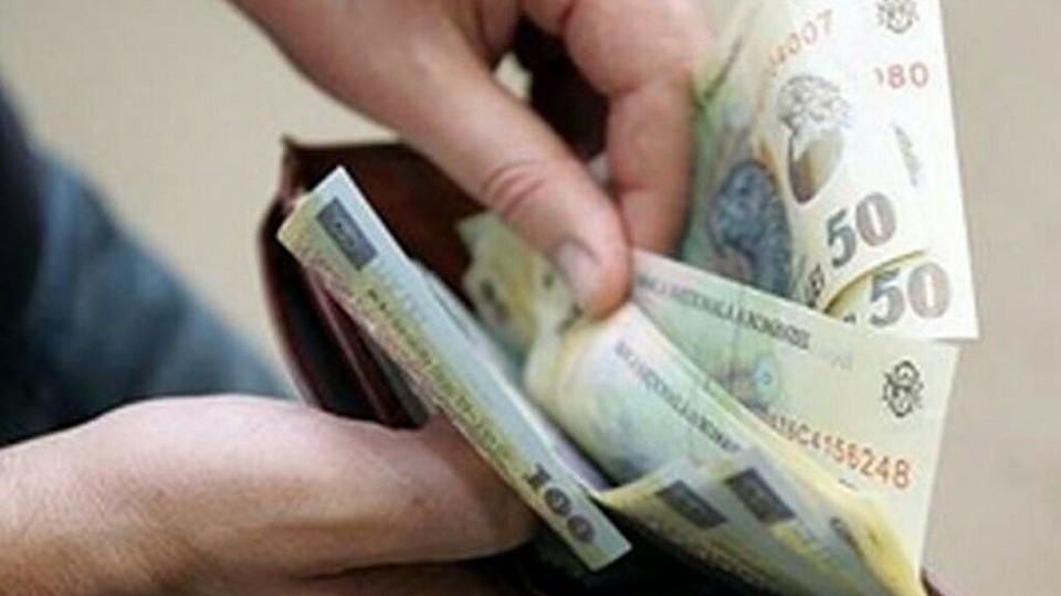 Firmele, obligate să crească salariul minim de la 1 ianuarie 2025. Cât primeşte angajatul „în mână”