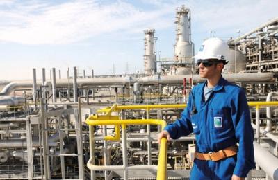 Guvernul saudit va strânge până la 12 miliarde de dolari din noua vânzare de acţiuni Aramco