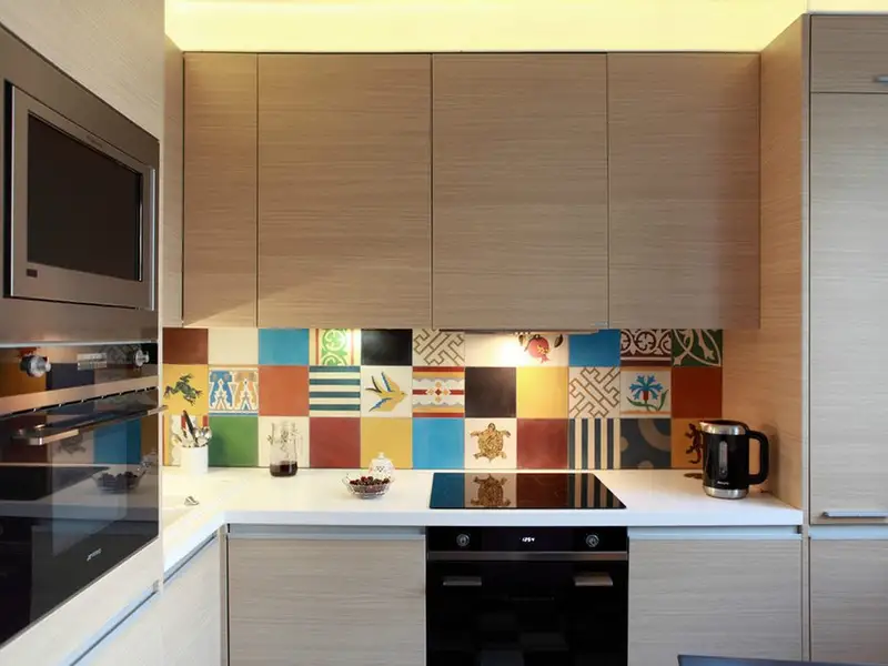 Design modern pentru o bucatarie de 10 metri patrati