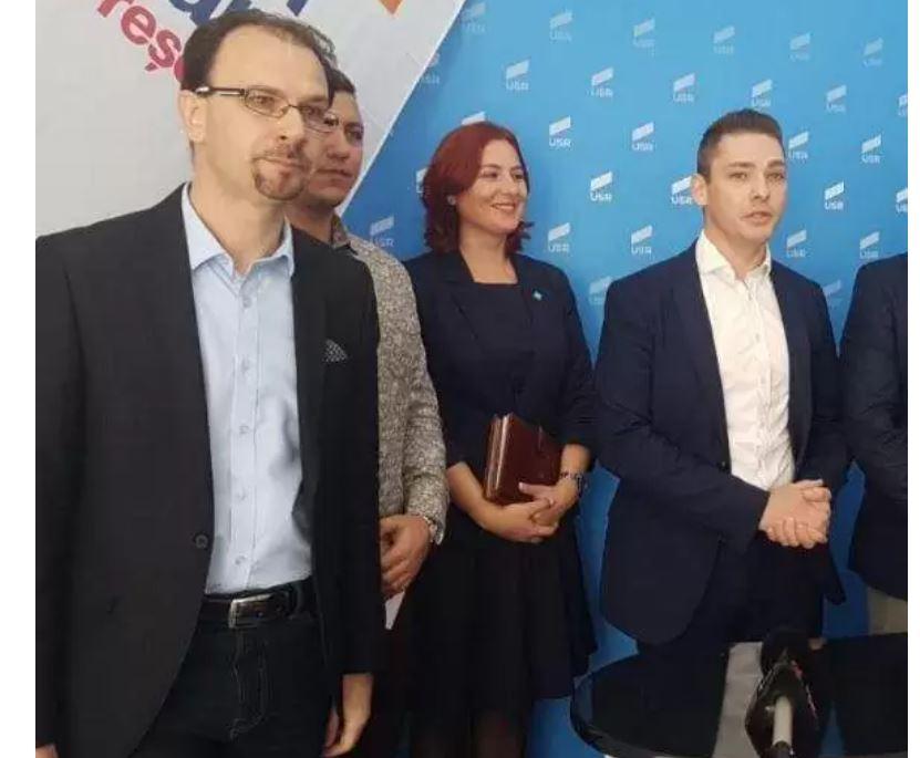 Demisie în grup la USR Prahova pe tema colaborării prea strânse cu Iulian Dumitrescu