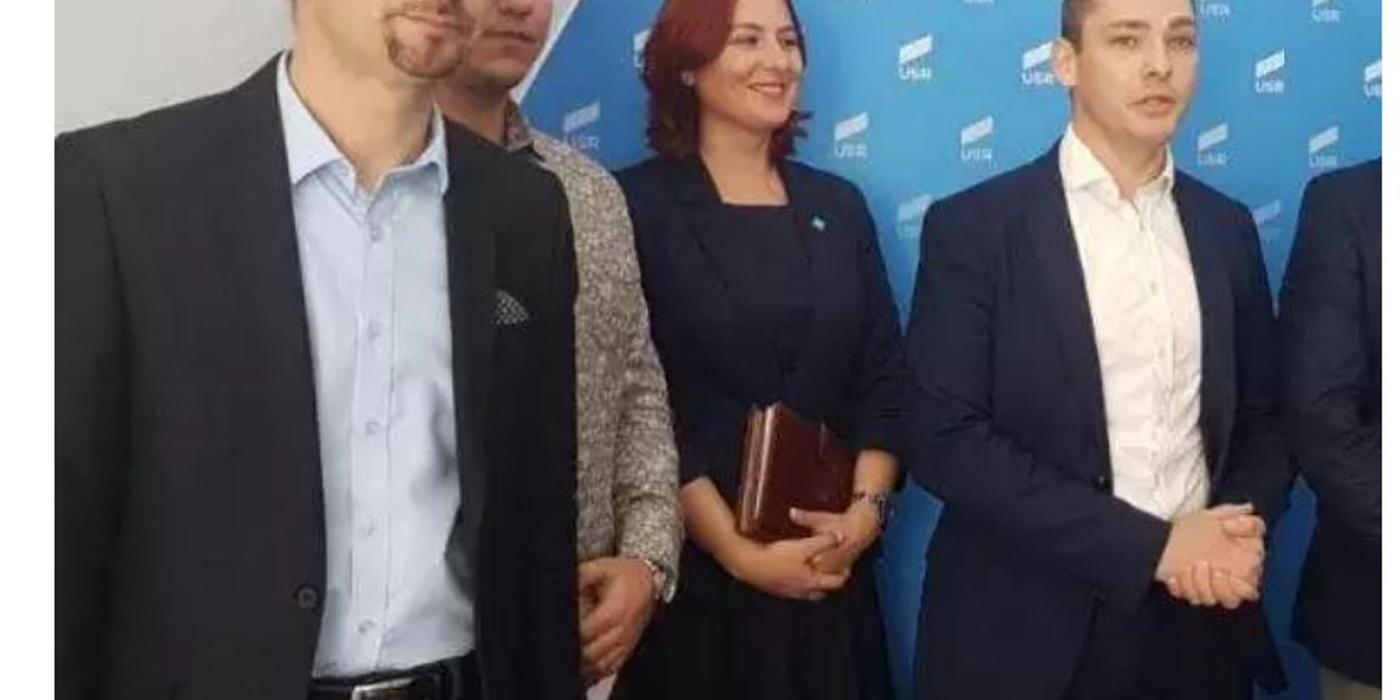 Demisie în grup la USR Prahova pe tema colaborării prea strânse cu Iulian Dumitrescu