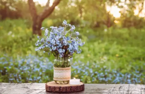 Utilizarea materialelor reciclate și a deșeurilor în design interior: O tendință sustenabilă și creativă