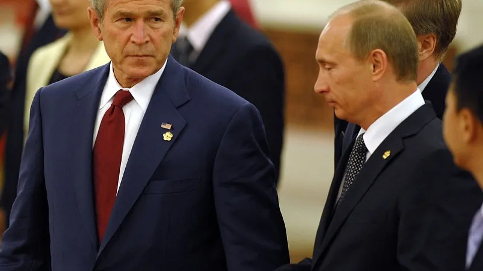 Putin voia să-l convingă pe Bush să accepte aderarea Rusiei la NATO. Amenința cu război în Ucraina din 2008