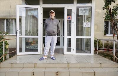 REPORTAJ. Au primit locuință socială după mai bine de 20 de ani de așteptare: „Aveam bilete pentru Anglia, când ne-au anunțat”