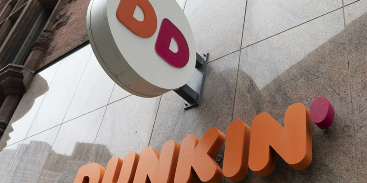 Un american cere 50.000 de dolari despăgubiri Dunkin Donuts, după ce a fost acoperit de excremente în urma exploziei toaletei bărbaţilor, în Florida