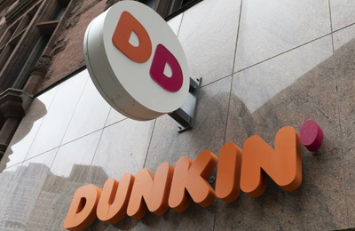 Un american cere 50.000 de dolari despăgubiri Dunkin Donuts, după ce a fost acoperit de excremente în urma exploziei toaletei bărbaţilor, în Florida