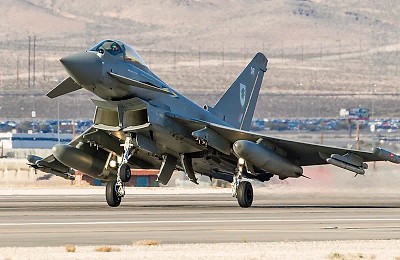 Băncile creditează mașina de război cu 27 miliarde €. Bani pentru avioane Typhoon și tancuri Leopard