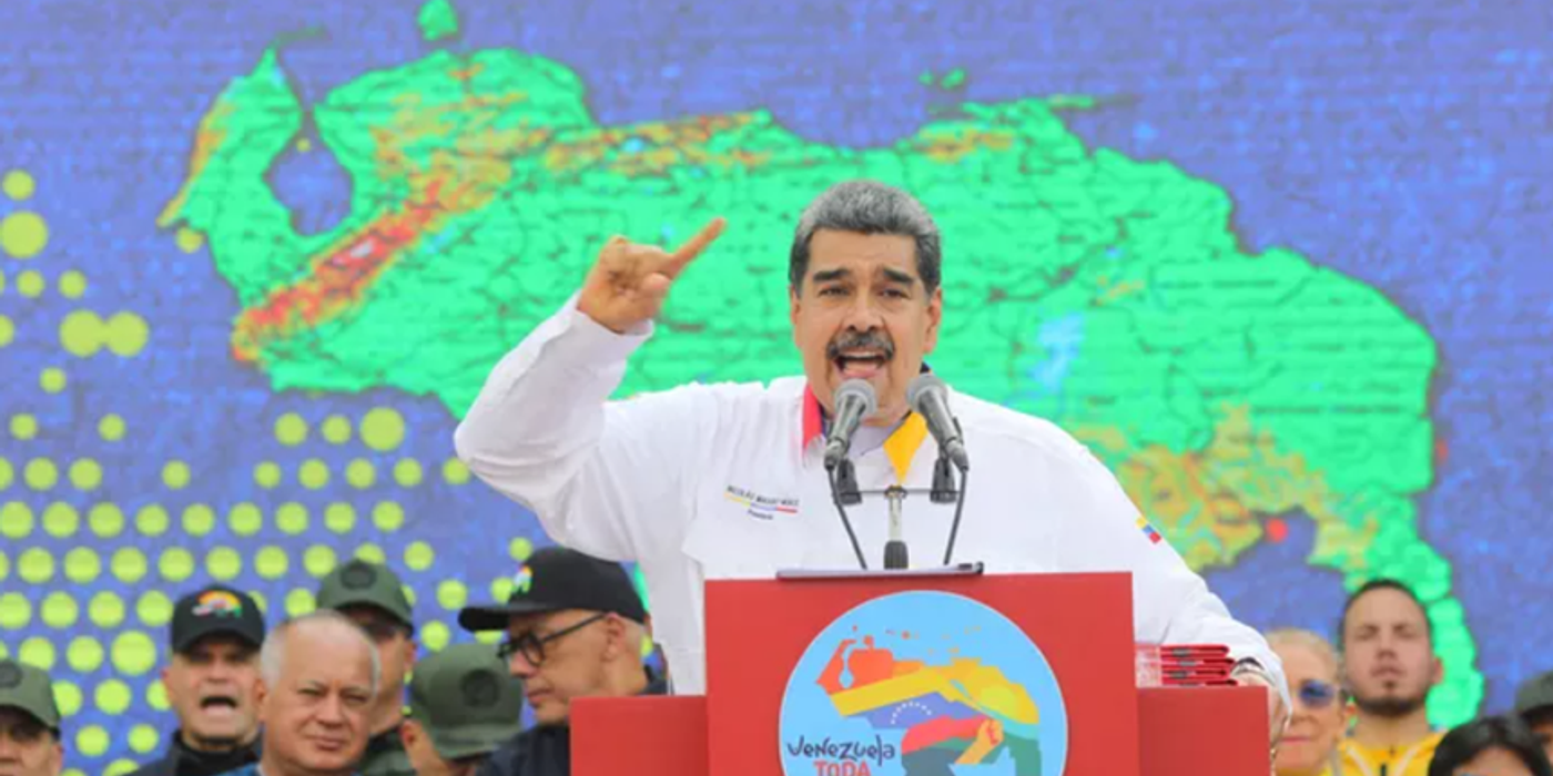 Prăbuşirea unui elicopter în Guyana este un semn ”de dincolo” în diferendul teritorial, consideră Maduro. ”Nu vă jucaţi cu Venezuela. Cel care se joacă cu Venezuela se arde”. Cinci morţi în urma prăbuşirii elicopterului într-un accident, doi militari au supravieţuit