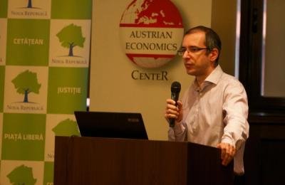 Bogdan Glăvan: Economia României are vulnerabilităţi care o situează printre cele mai riscante economii în dezvoltare / Avem unele dintre cele mai mari inflaţii industriale din Europa şi cel mai mare deficit bugetar ajustat, în trimestrul trei