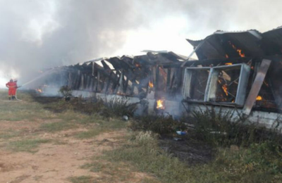 Incendiu, noaptea trecută, la o fermă de porci din Lita, județul Cluj