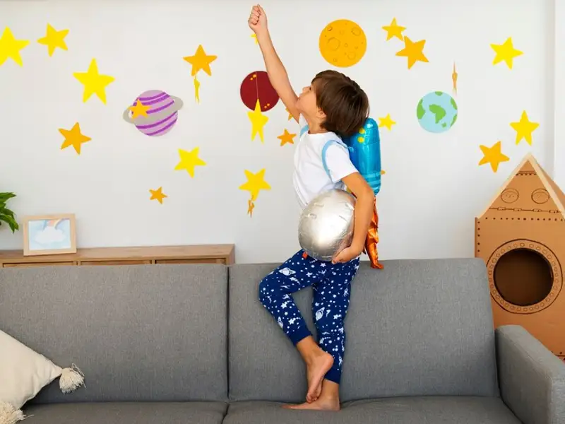 Cum realizați o pictură murală cu vopsea lavabilă în camera copiilor