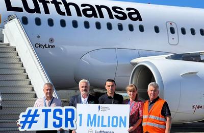 Arbitrul Ovidiu Haţegan, pasagerul cu numărul un milion din acest an pe Aeroportul Internaţional Timişoara