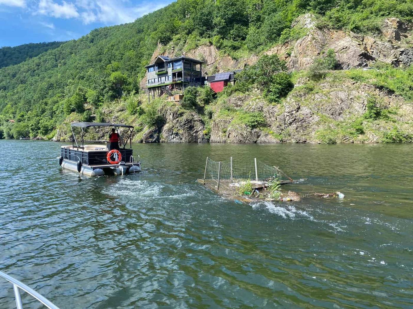 În perioada 7-9 iulie 2023 a avut loc o amplă acțiune de igienizare a lacului Tarnița