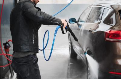 Cum funcționează o spălătorie auto self-service și de ce este un model de afacere tot mai căutat