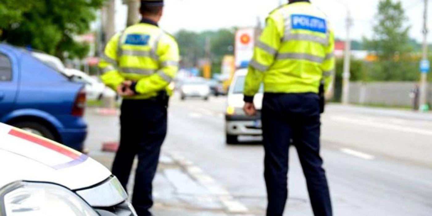 Un bărbat din Turda, sub influența drogurilor, a furat luni seara o mașină parcată pe o stradă din municipiu