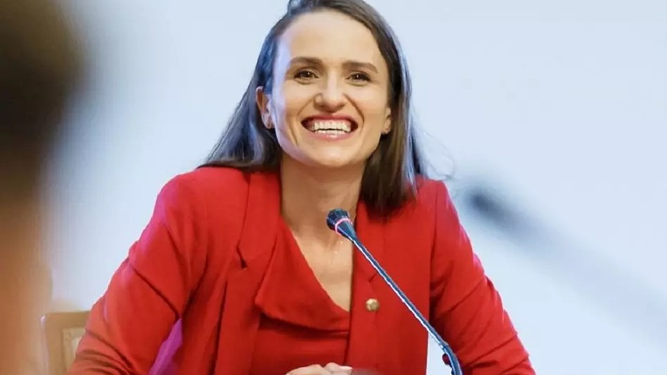 Echipă românească batjocorită de britanici. Țoiu și Predoiu, demisia!