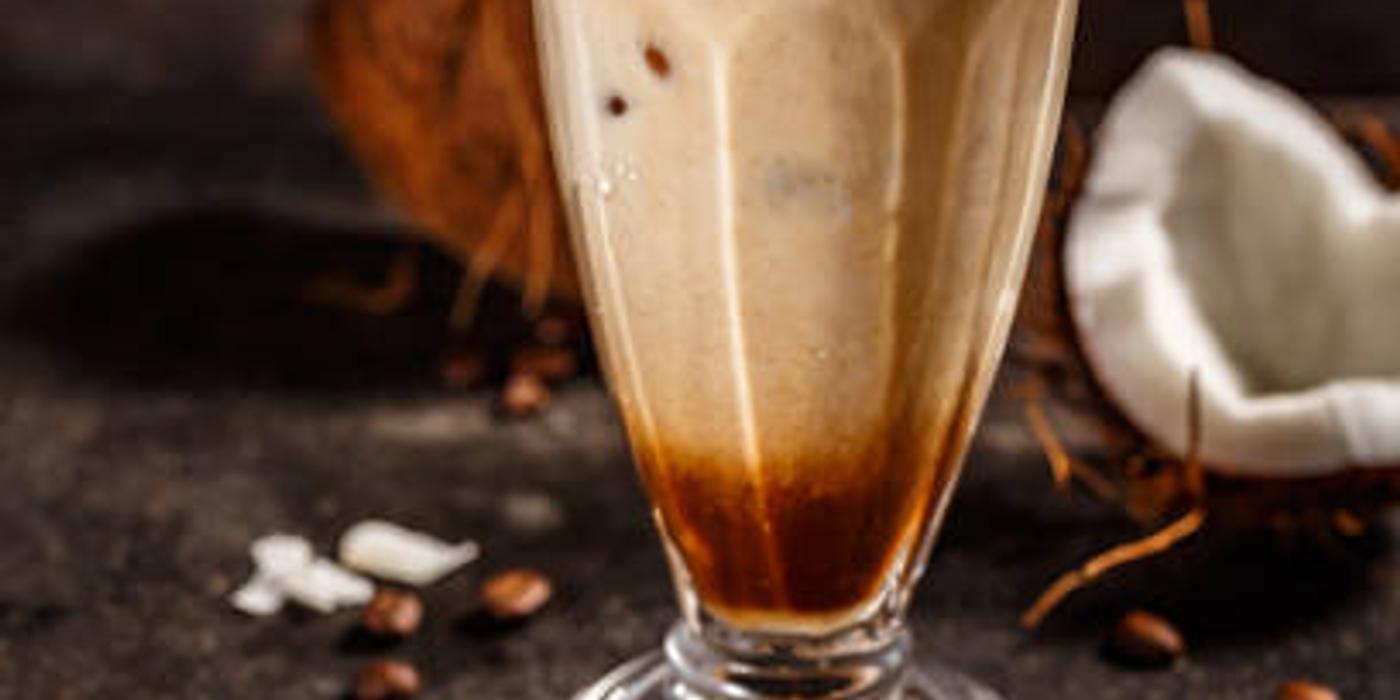 Cafea cu ulei de cocos- beneficiile sale pentru sănătate