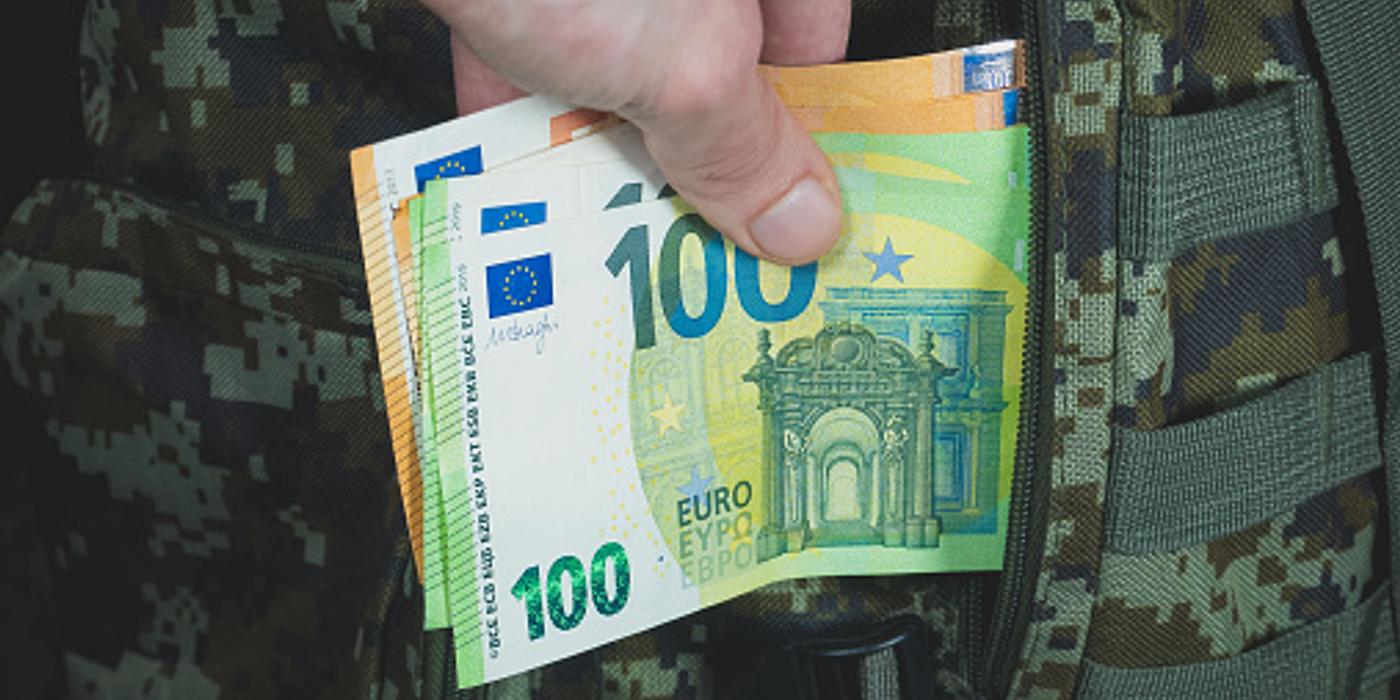 O prostituată din Cluj fiindcă a tâlhârit un bărbat în Piața Gării din Cluj-Napoca