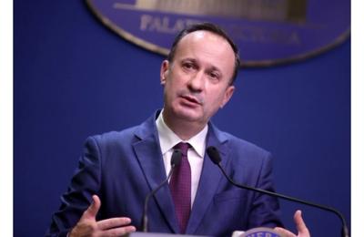 Adrian Câciu: Avem evaziune foarte mare. 10% din PIB vi se pare puţin? 32 33 de miliarde de euro pe care le piezi în fiecare an / Realitatea ne spune că evaziunea fiscală rămâne constantă