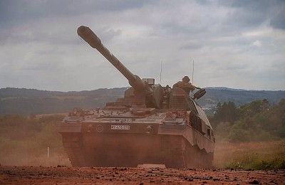Bundeswehr, solicitată de NATO să trimită încă 7 brigăzi pentru apărarea alianței, care se teme de un atac al Rusiei. Problema: 40.000 de militari activi