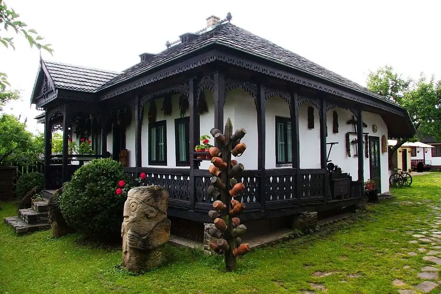 Traditii romanesti: Arta din casele taranilor romani