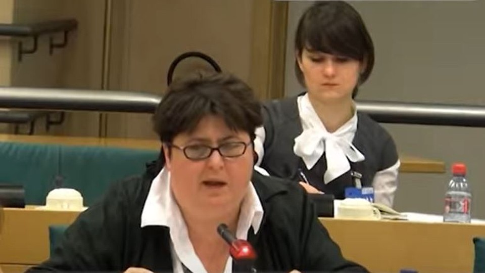 Alina Mungiu-Pippidi vrea ca statul român să fie primul din lume care INTERZICE TOTAL numerarul. Antreprenor: Dacă asta e soluția pentru “reformarea adevărată a Statului” suntem beep beep beep rău de tot