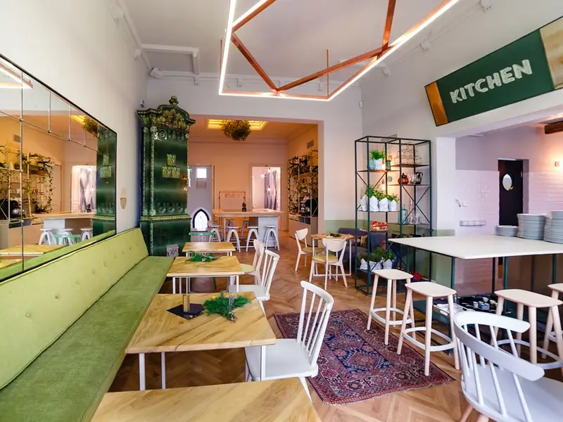 Simbio in casa noua pe Negustori 26