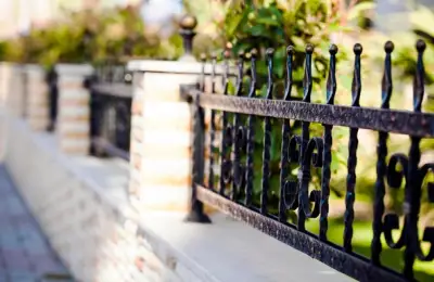 Choosing the Right Material for Your Front Yard Fence