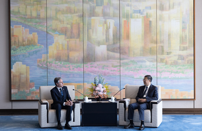 Blinken îndeamnă, la Shanghai, Washingtonul şi Beijingul să-şi gestioneze diferendele în mod ”responsabil”