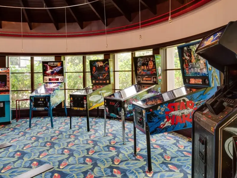 Casa-Muzeu Star Trek de vanzare!