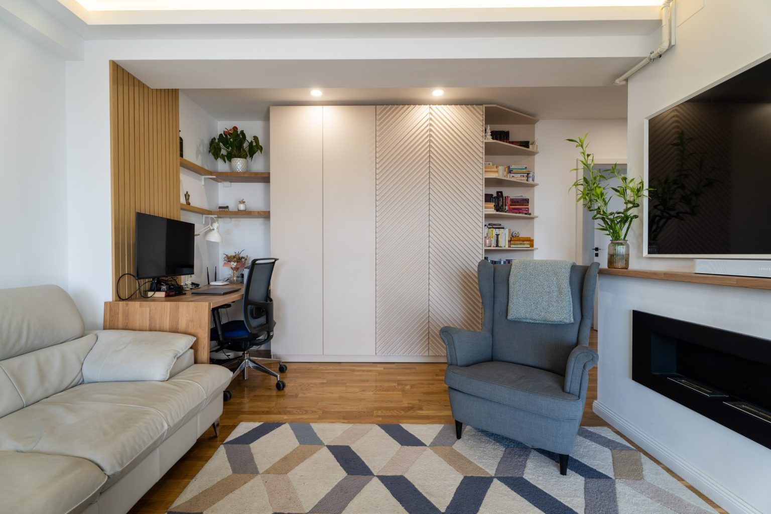 Amenajare in stil industrial cu jocuri de texturi si riflaje