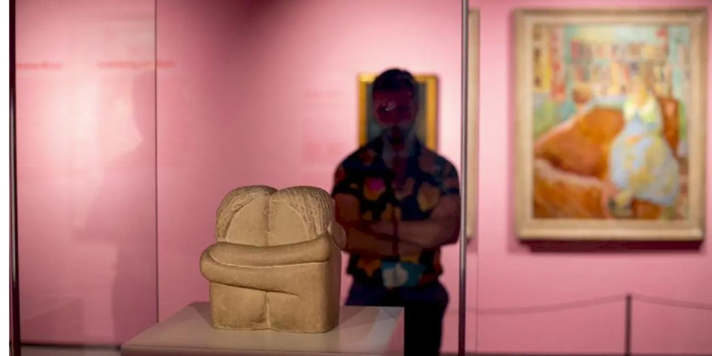 Celebra sculptură „Sărutul” realizată de Constantin Brâncuși, poate fi admirată de bucureșteni în cadrul expoziției Art Safari