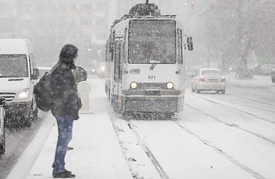 Vine zăpada în Capitală. Va ninge șapte zile fără pauză